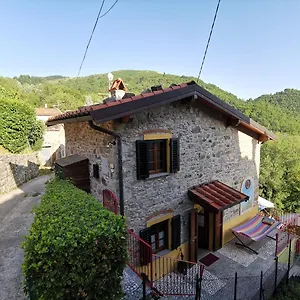 Deliziosa Casetta Sull'appennino Toscano Chalet Montefegatesi